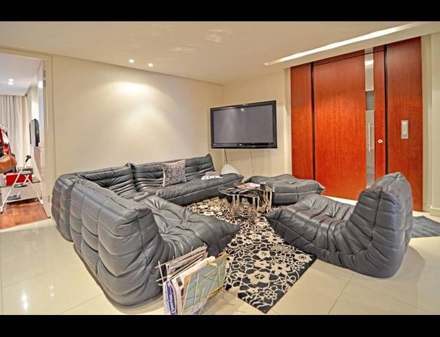 3 BEDROOM APARTMENT FOR SALE IN MORNINGSIDE